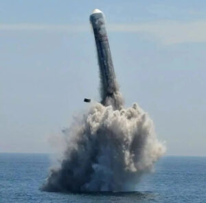 JL-2 underwater launcher, photo: Chinese state media