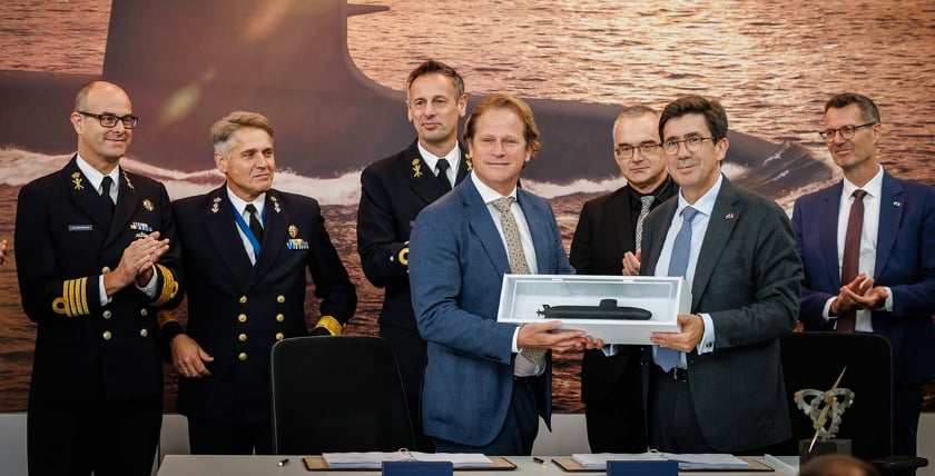 Unterzeichnung des Liefervertrags für die U-Boote der Orka-Klasse durch Staatssekretär Gijs Tuinman (links) und den CEO der Naval Group Pierre Eric Pommelet (rechts). Foto: Naval Group