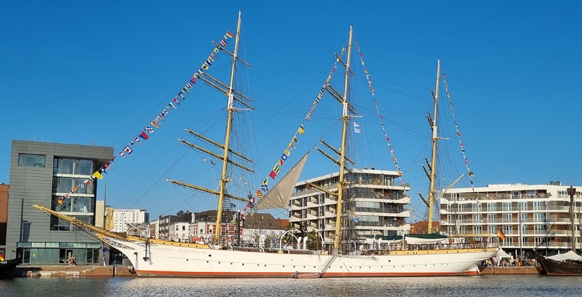 Heute liegt Schulschiff Deutschland am Lloyd-Platz in Bremerhaven, Fotos: Deutscher Schulschiff-Verein