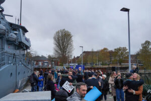Am 03.11.24 lief das Hohlstablenkboot Pegnitz, von der NATO Unterstützungsmission Ägäis ein. Foto: Marcel Kröncke