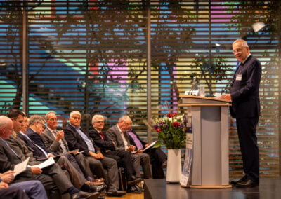 Karsten Schneider und Dr. May-Britt Stumbaum Foto: Bundeswehr/Tom Twardy