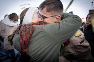 Arrival of frigate Hamburg, Photo: Bundeswehr/Tom Kistenmacher