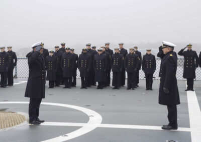 The commander of the troopship squadron, Captain Andreas Schmekel, hands over command from Frigate Captain Hanno Weisensee to Frigate Captain Sebastian Fliege, Photo: Leon Rodewald