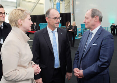 Gesprächsrunde zwischen Ministerpräsidentin Manuela Schwesig, Wirtschaftsminister Dr. Wolfgang Blank und Marinearsenal Rainer Sacher. Foto: HSC