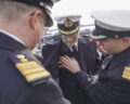 Change of command on the frigate "Hamburg" on 20.02.25: Captain Jan Hackstein, Commander of the 2nd Frigate Squadron, hands over command from Frigate Captain Andreas Schmidt to Frigate Captain Alexander Timpf. The ceremony was accompanied by the Wilhelmshaven Naval Music Corps. FK Timpf receives the commander's star.