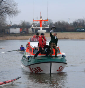 Der Schneider setzt über mit DGzRS-Tochterboot. Foto: Jürgen Howaldt (2008/17) CC BY-SA 2.0