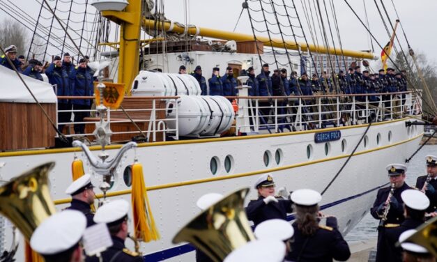 "Gorch Fock" on a training voyage