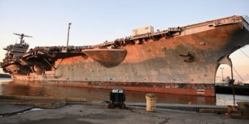 Hulk "JFK" off Philadelphia waiting to be scrapped. Photo: US Navy