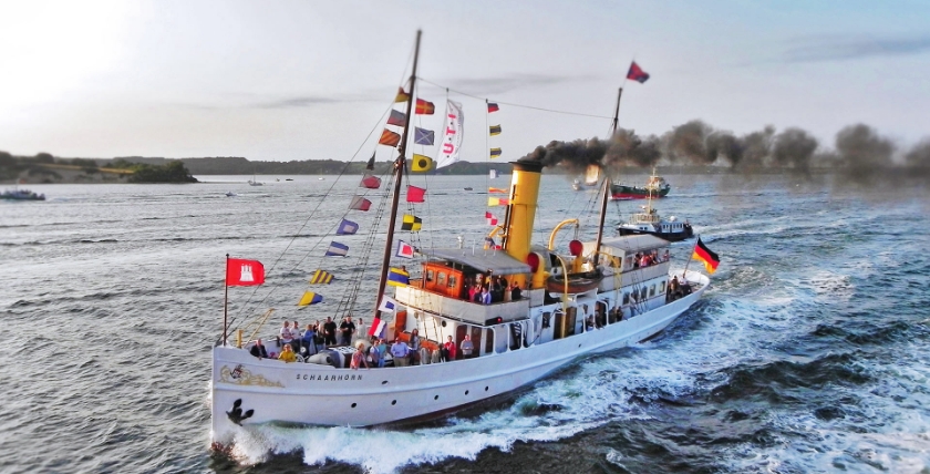 Dampfschiff „Schaarhörn“ auf der Elbe. Foto: Stiftung Hamburg Maritim