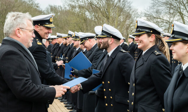 Mürwik Naval School: Farewell, officers' letters and a ball