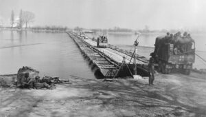 One of the pontoon bridges near Nierstein in 1945. photo: U.S. Army.