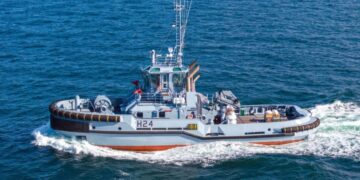 Damen ASD 3010 ICE -class multifunctional tug LNS Lokys, Photo: Michael Nitz Naval Press Service