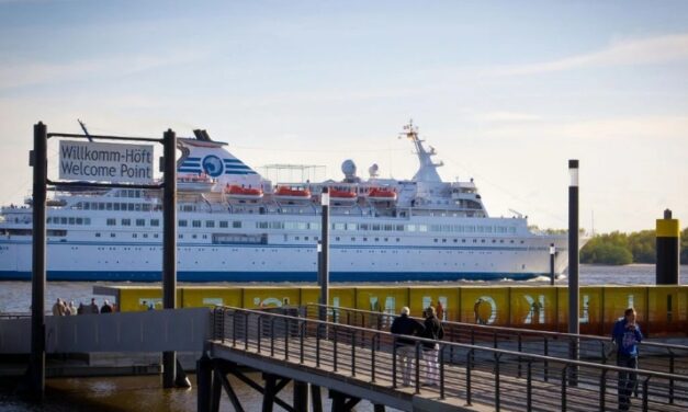 Wedel - "Willkomm Höft" ship welcome system active again