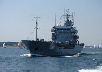 Kieler Woche tender Elbe mit Besuchern an Bord, Foto:hsc