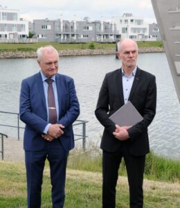 Konteradmiral Thorsten Kähler, Vorsitzender MOV und Joachim Stoll, Bürgermeister der Stadt Kappeln, Foto: HS