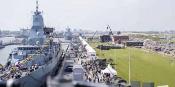 Open day in Wilhelmshaven, photo: Bw/Leon Rodewald