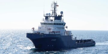 On 3 April 2025, the towage project took place at sea with the Rügen and the Einsatzgruppenversorger Frankfurt am Main.