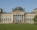 The first national Veterans' Day in Germany is celebrated around the seat of the Bundestag. Photo: Bundeswehr/Ralf Wilke