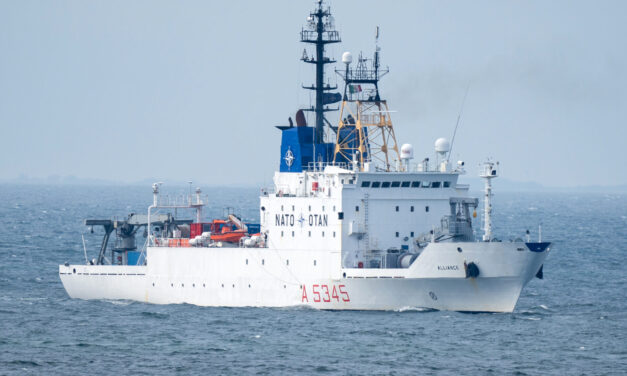 NATO-Schiff vor Russlands Haustür