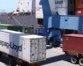 Hapag container handling from ship to lorry. Photo: Hapag-Lloyd