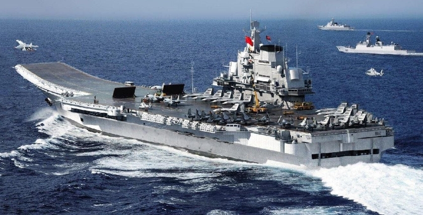 Kampfflugzeug vom Typ Shenyang J-15 beim Start über die Rampe der Liaoning, Foto: PLAN