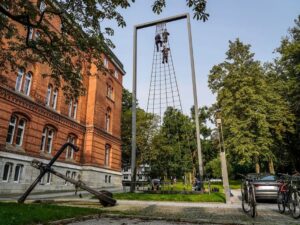 Anchor and shroud at the Landtag 2023. photo: Bundeswehr/Marcel Kröncke