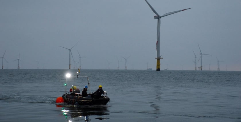 Travelling between wind turbines in the North Sea north of Helgoland, photo: Phillipp Steiner
