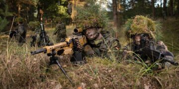 Soldiers in a rifle position. Picture: Bundeswehr/Andrea Bienert