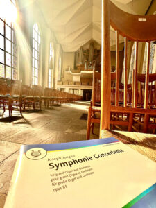 Die Vorbereitungen laufen in der Bürgermeister-Smidt-Gedächtniskirche für ein musikalisches Klangerlebnis der besonderen Art, Foto: Bundeswehr/ Thomas Krey