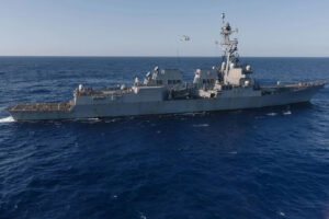 Bainbridge with "Coyote", Photo: US Navy/J.Mattingly