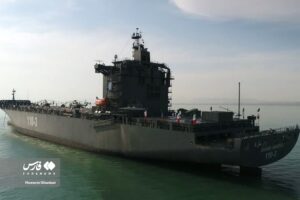 Die 240 Meter lange SHAHID MAHDAVI entstand aus dem im Jahr 2000 gebauten Containerschiff SARVIN und gilt als Zwischenschritt zum iranischen Flugzeugträger, Foto: Fars Media Corporation
