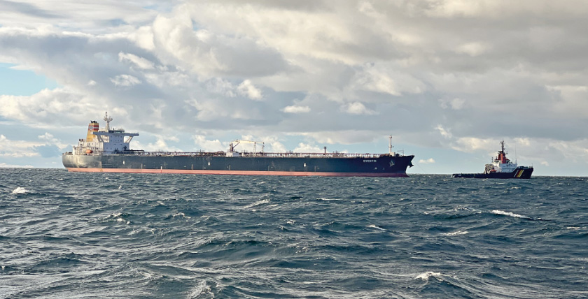 MV EVENTIN liegt weiterhin vor Rügen. Bild: Havariekommando