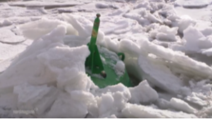 Picture 3: Fairway buoy must be taken. Picture: NDR 