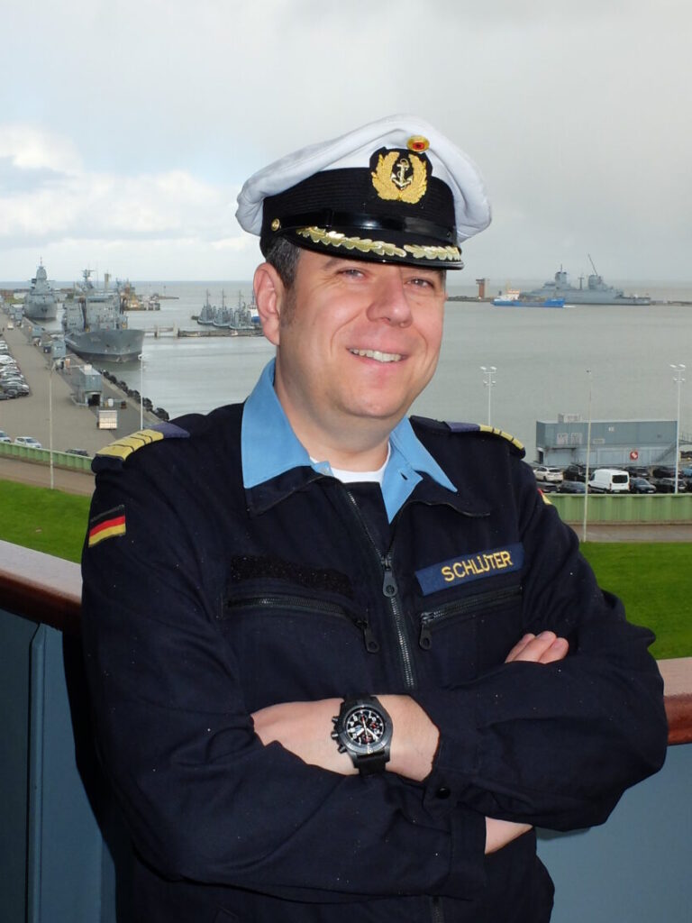 Task force provider „Berlin“ under new command - marineforum