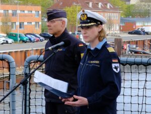 Inspekteur Marine und Kommandeurin 3. MSuchG. Foto: Bw/Theska