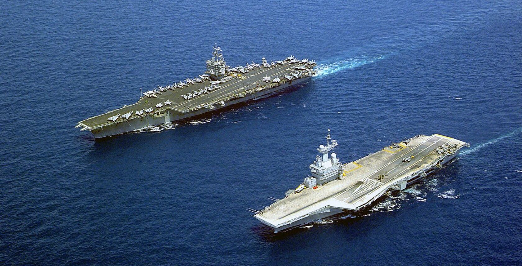 Photo: USS „Enterprise“ and „Charles de Gaulle“, US Navy