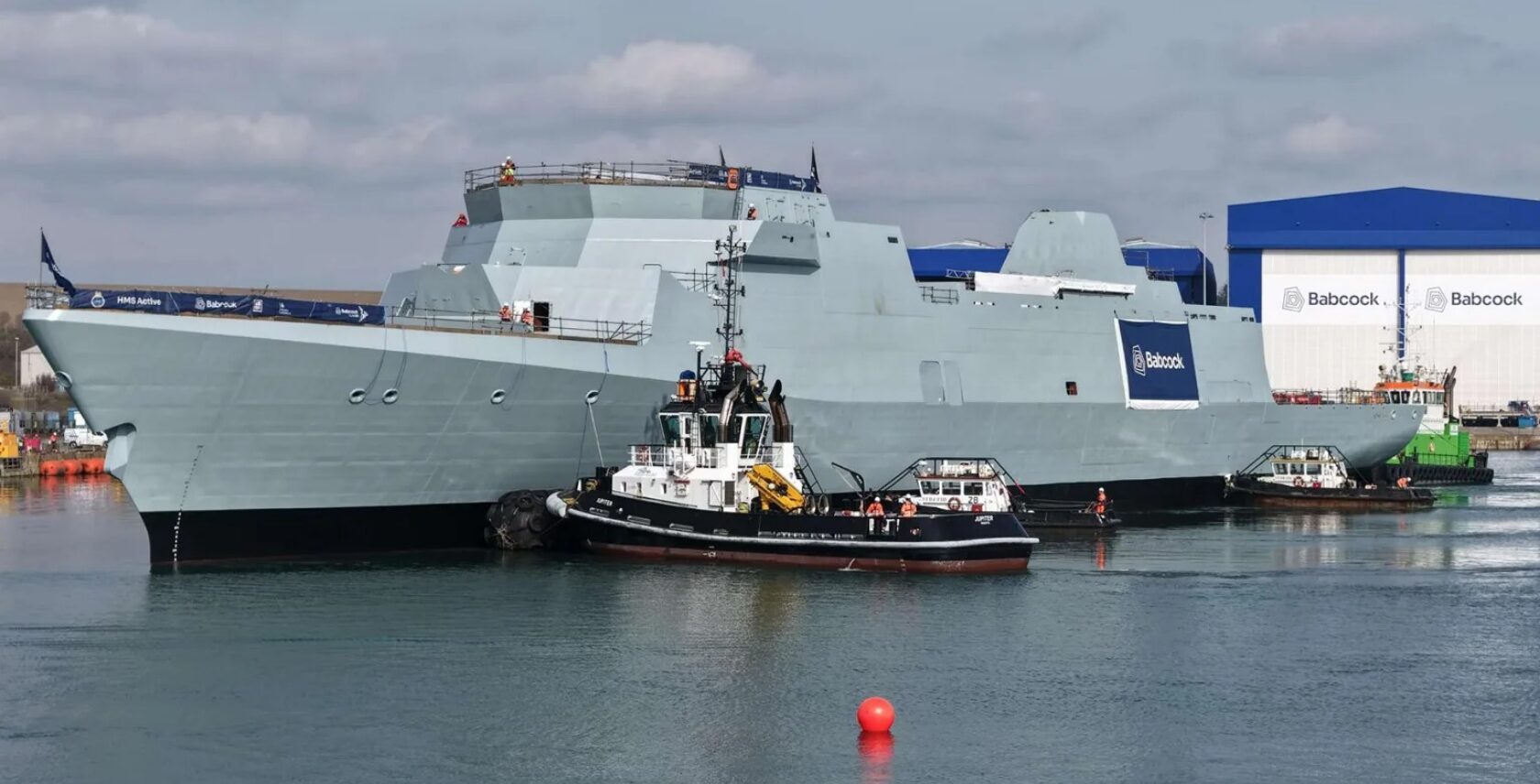 Foto: Erstwasserung HMS ACTIVE im März 2026. Babcock