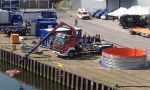 Wasser-Öl-Separationsanlagen und Schnellmontagebehälter im Binnenhafen Brake | Quelle: Bundesanstalt Technisches Hilfswerk