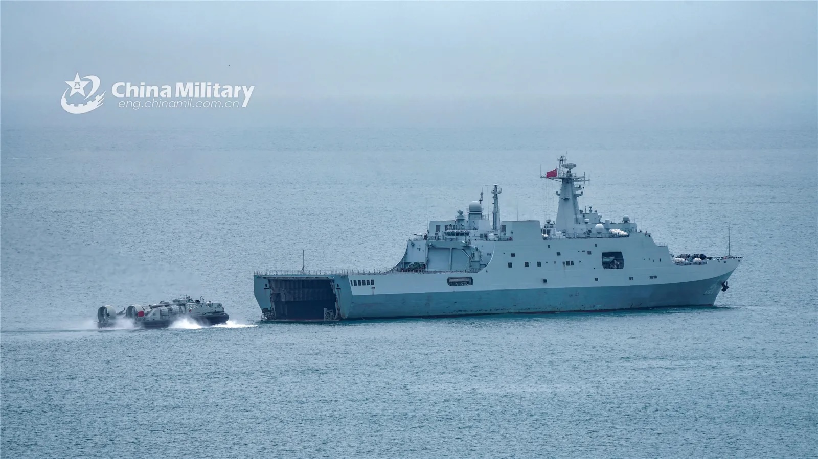 Foto: Chinesisches Landungsschiff der Yuzhao-Klasse. ChinaMilitary