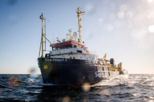 „Sea-Watch 3“ auf SAR-Mission. Foto: Chris Grodotzki/&Sea-Watch/CC BY-SA 4.0