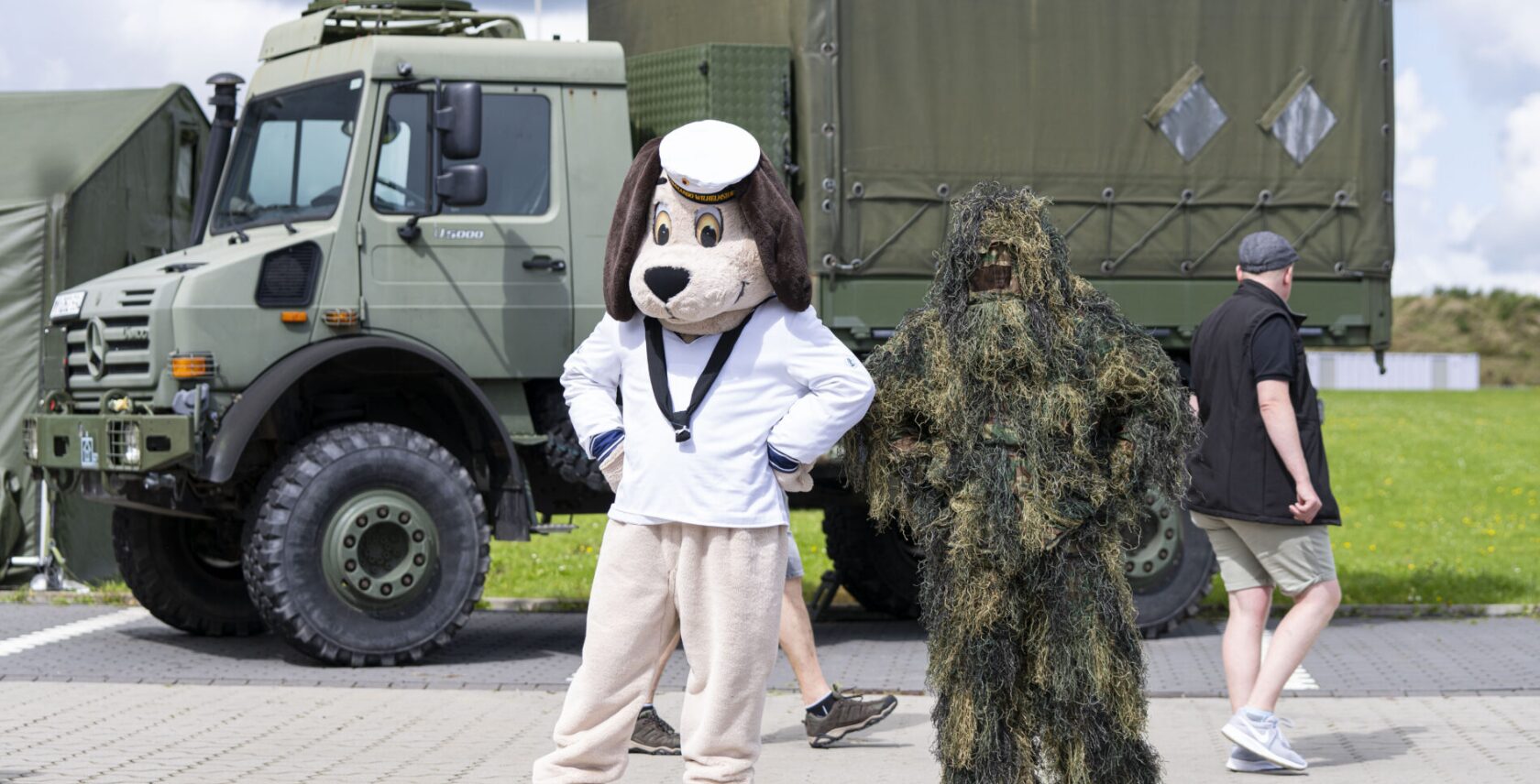 Foto: Der Tag der Offenen Tür im Marinestützpunkt Wilhelmshaven. Hier: Heppy der Bordhund ist unterwegs am Tag der Offenen Tür. Rodewald