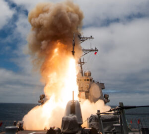 USS John Paul Jones (DDG 53) startet SM-6. Foto: US-Navy