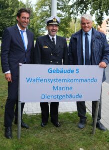 Neue Dienststelle: MdL Nicolas Fink aus der Patenstadt Esslingen, Andreas Czerwinski, Staatssekretär a.D. Markus Grübel Foto: hsc