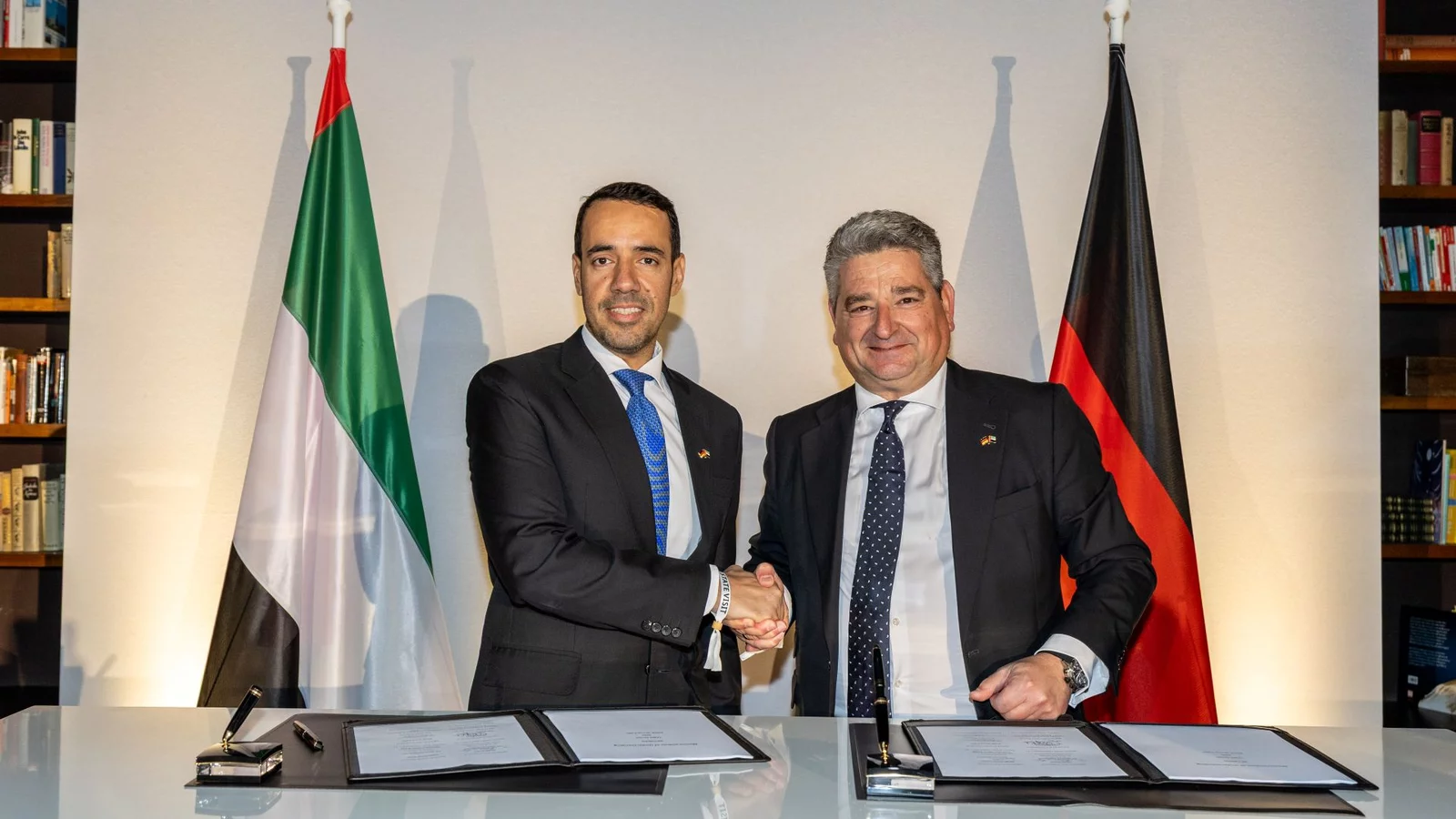 Unterzeichnet wurde die Absichtserklärung in München von Miguel Ángel López Borrego von TKMS und Omar Al Zaabi President Commercial bei EDGE