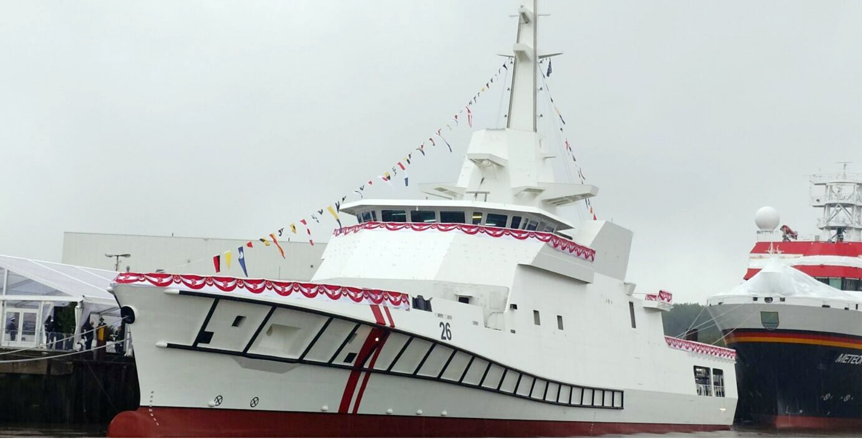 Foto: Offshore-Patrouillenschiff „Sentinel“ für die Marine der Republik Singapur bei Fassmer am Pier. HSC