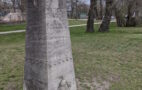 Foto: Gedenkstein im Krienicke Park, Spandau. Andreas v. Klewitz