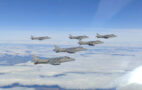 Foto: Die letzten AV-8B Harrier II der Armada im Formationsflug. Armada