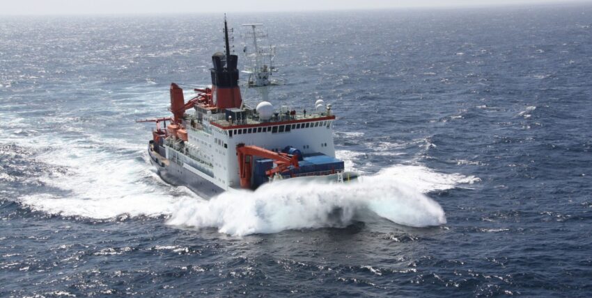FS Polarstern pounds through the open sea