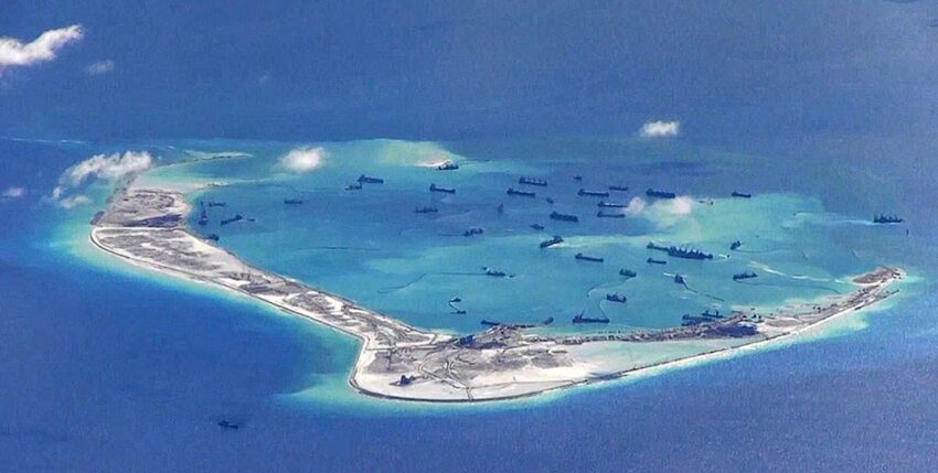 Foto: Landnahme auf chinesisch – 2015. Mischief Reef/US-Navy