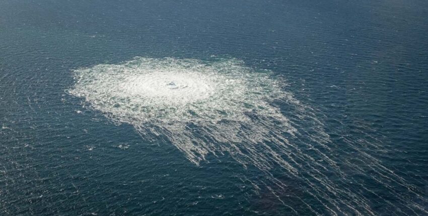 Blasenfeld von ca. 1 Kilometer Durchmesser. Aufgenommen von dänischen F16. Quelle: Dänisches Verteidigungsministerium